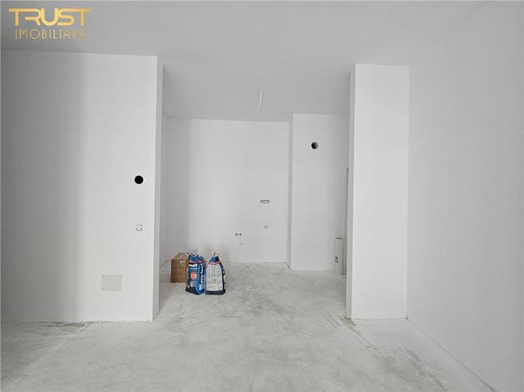 Apartament cu 2 camere semidecomandat în Iris