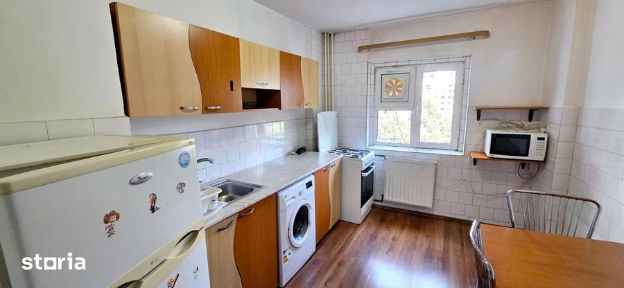 Apartament cu 2 camere decomandat în Republicii