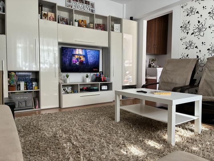 Apartament cu 2 camere semidecomandat în Central