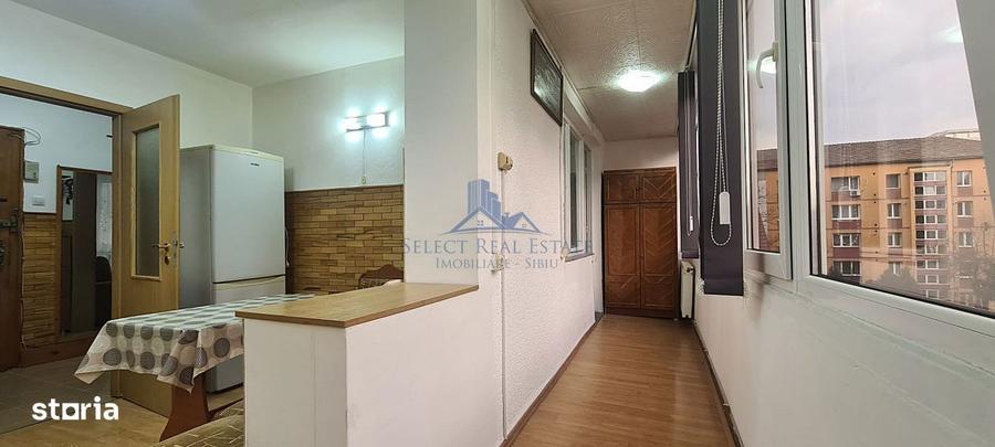 Apartament cu 3 camere decomandat, mobilat în Cedonia