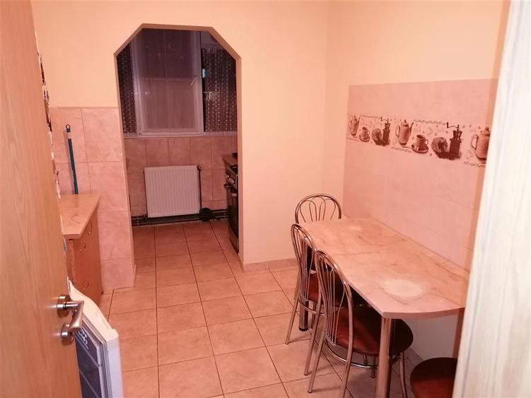Apartament cu 3 camere decomandat în Olimpia-Stadion