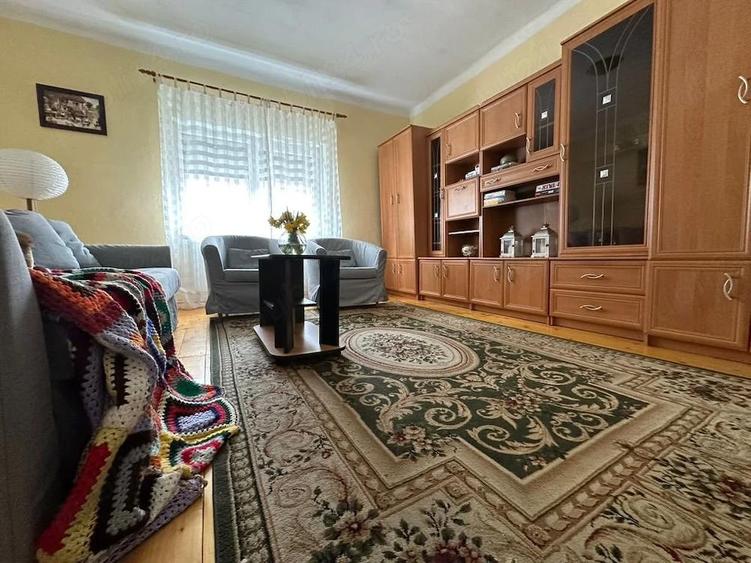 Vand casa individuala cu curte si gradina in Petrila - 6