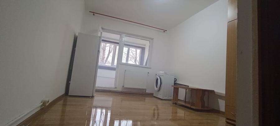 Garsonieră decomandată, mobilată în Dacia