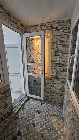 Garsonieră decomandată în Roșu