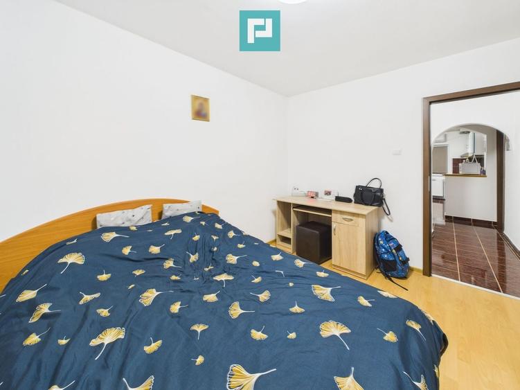 Apartament cu 3 camere decomandat, mobilat în Girocului