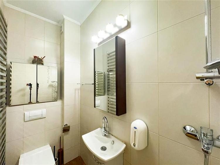 Apartament cu 4 camere decomandat, mobilat în Herăstrău