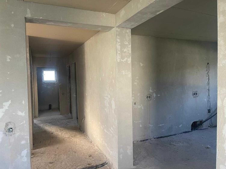 Casă cu 4 camere în Șura Mare