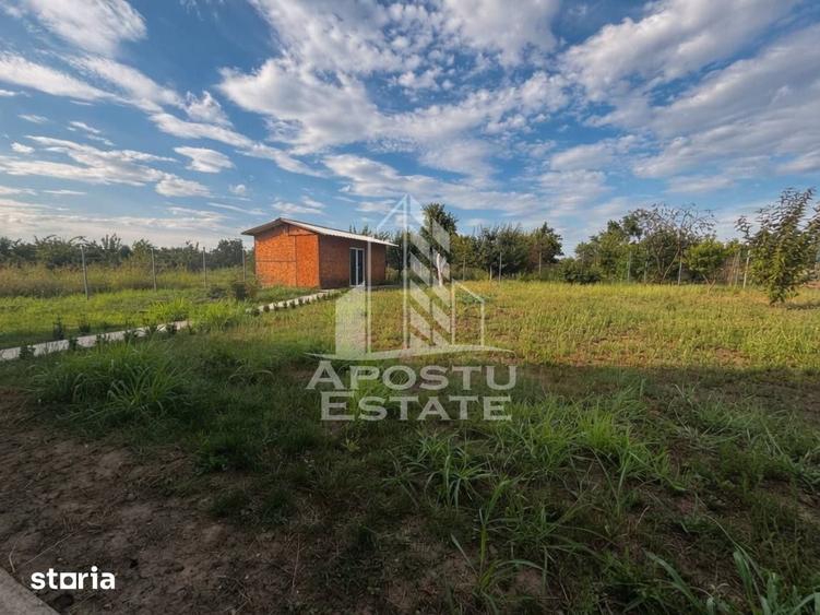 Casă cu 5 camere cu Teren 800 Mp în Pădureni