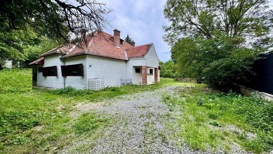 Casă individuală cu 5 camere cu Teren 2257 Mp în Andrei Mureșanu