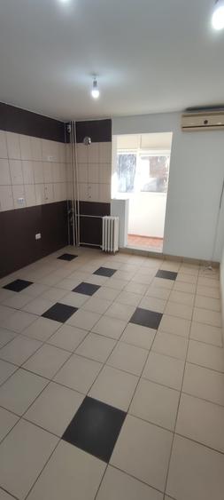 Apartament cu 2 camere decomandat în Basarabia