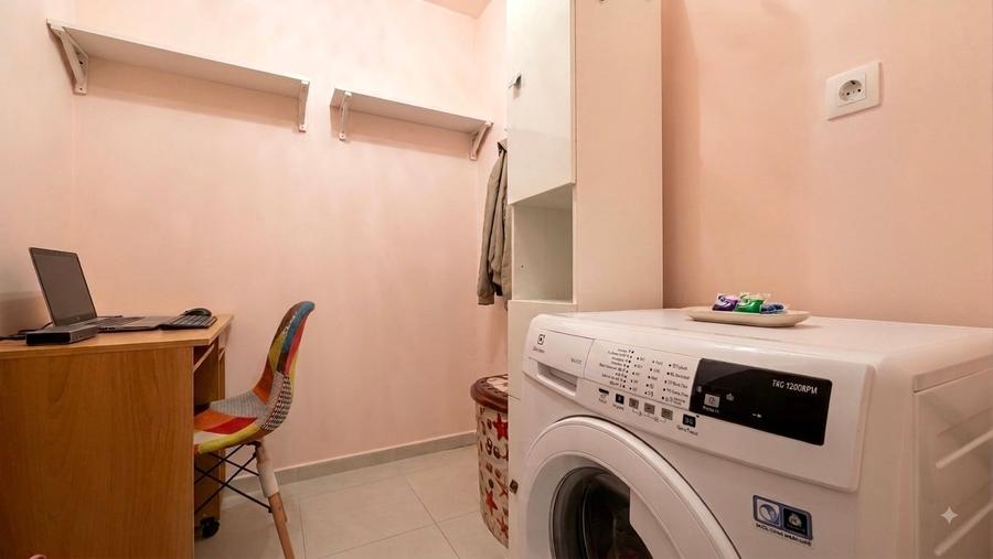 Apartament cu 2 camere decomandat în Tractorul