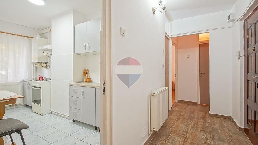 Apartament cu 2 camere decomandat, mobilat în Central