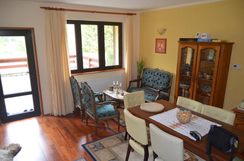 Casă individuală cu 4 camere cu Canalizare în Golful Regal