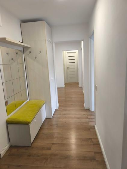Apartament cu 3 camere decomandat în Politehnica