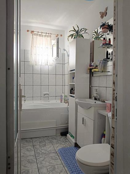 Apartament cu 2 camere semidecomandat în Micro 6
