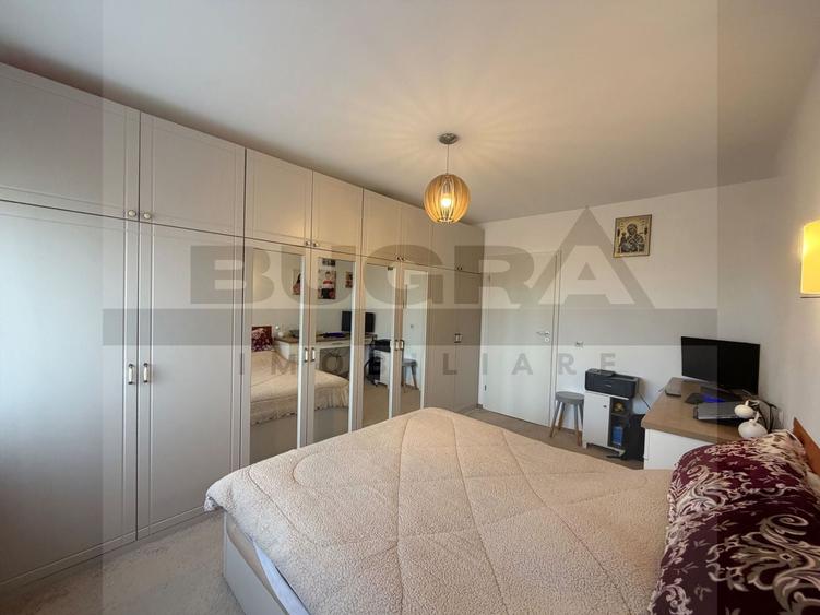 Apartament cu 3 camere decomandat în Europa