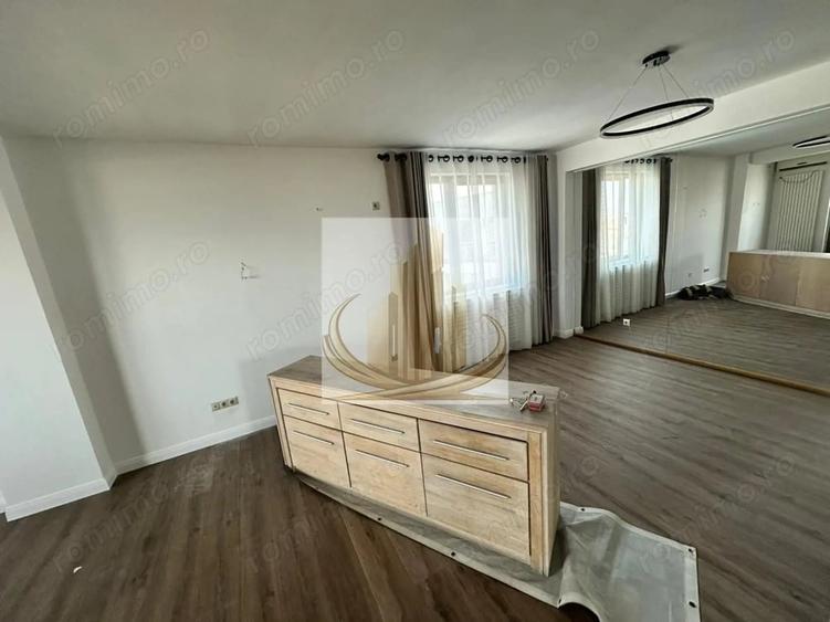 Apartament cu 4 camere semidecomandat în Central