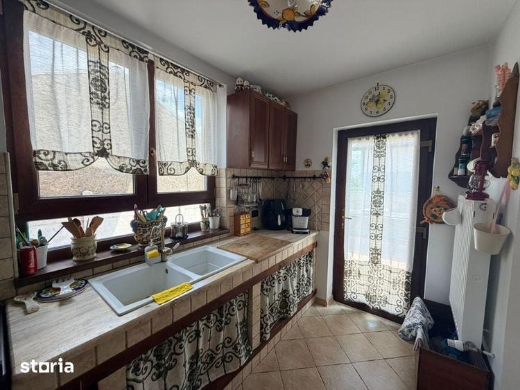 Casă cu 6 camere cu Teren 600 Mp în Bordei