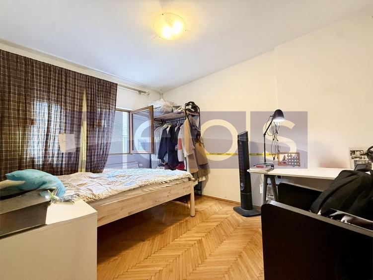 Apartament cu 4 camere semidecomandat, mobilat în P-ța Romană