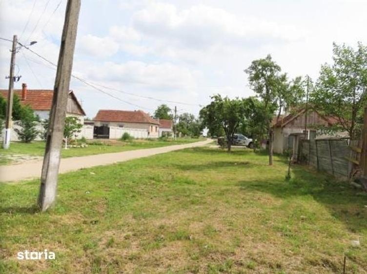 Casă cu 1 camere cu Teren 2486 Mp în Copăcel