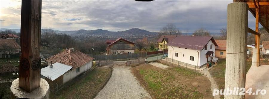 Casă cu 9 camere cu Teren 900 Mp în Cornu