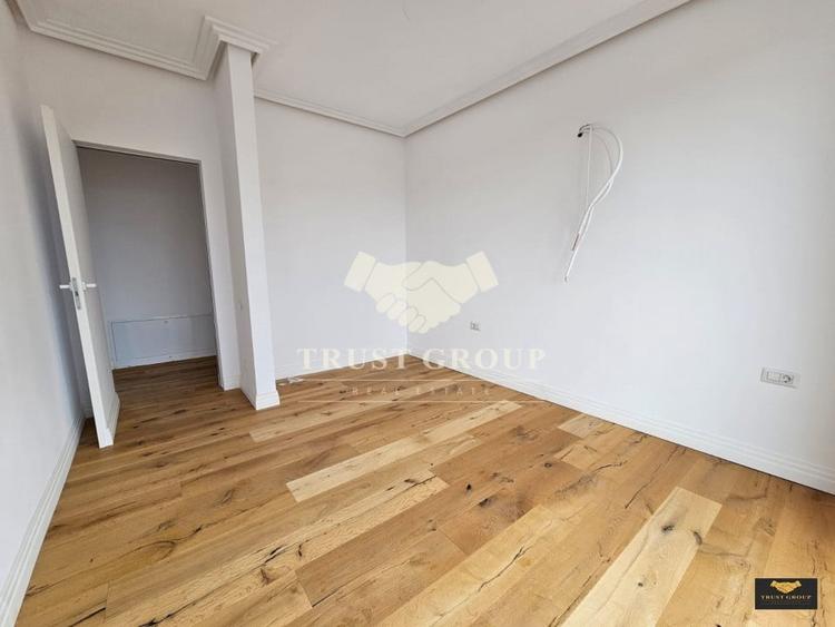 Penthouse cu 3 camere decomandat în Barbu Văcărescu