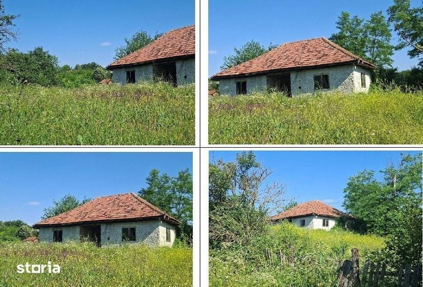 Casă cu 3 camere cu Teren 1428 Mp în Scorțoasa