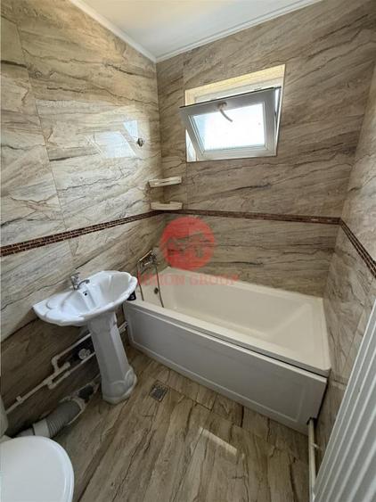 Apartament cu 3 camere decomandat în Tomis Nord