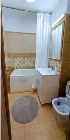 Apartament cu 2 camere decomandat, mobilat în Casa de Cultură