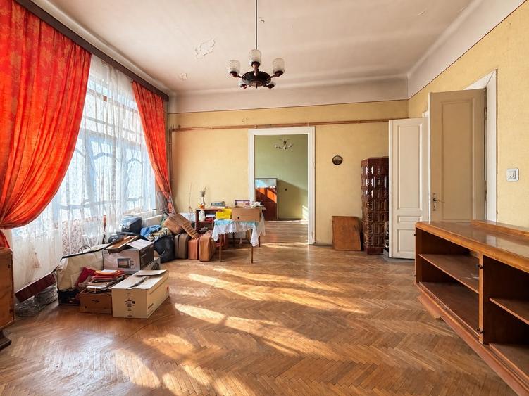 Apartament cu 4 camere în Ultracentral