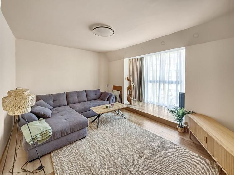Apartament cu 4 camere decomandat, mobilat în Central