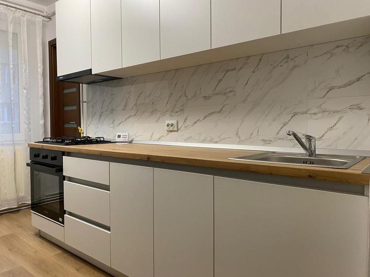 Apartament cu 2 camere decomandat în Band