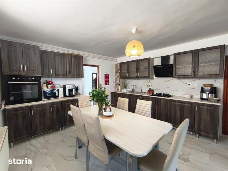 Casă cu 4 camere cu Teren 720 Mp în Criș