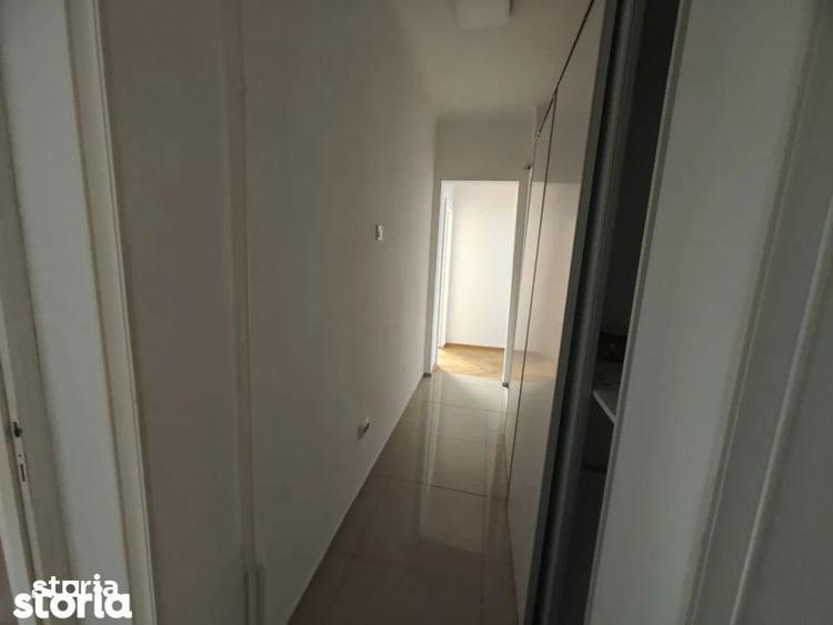 Apartament cu 5 camere semidecomandat în Primăverii
