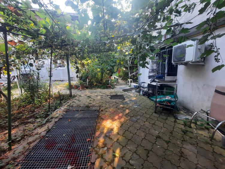 Casă individuală cu 10 camere cu Canalizare în Giurgiului