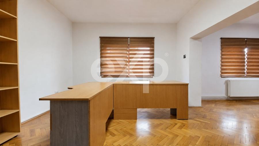 Apartament cu 3 camere decomandat în Tractorul