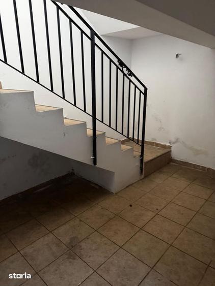 Casă cu 8 camere cu Teren 352 Mp în Ultracentral
