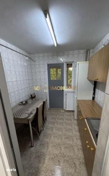 Apartament cu 3 camere în Berceni