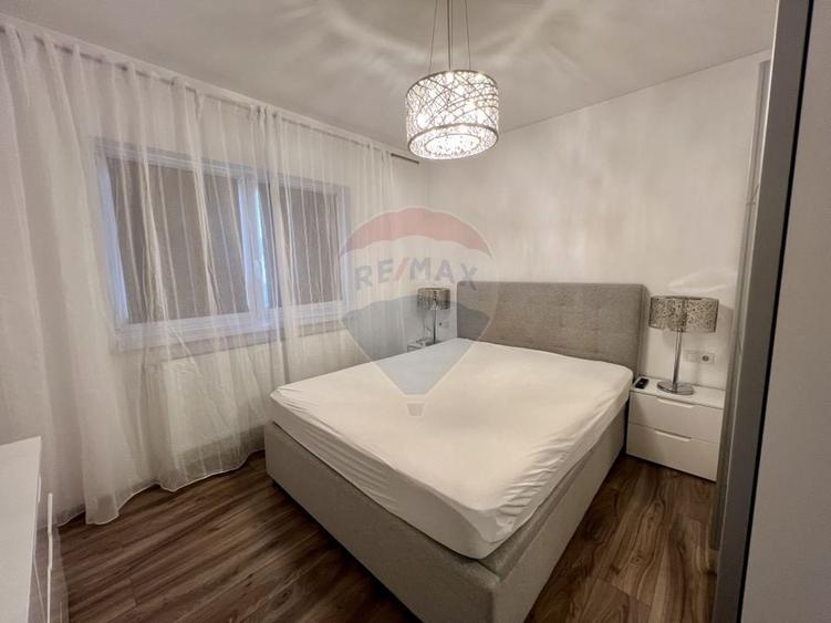 Apartament cu 2 camere decomandat, mobilat în Est