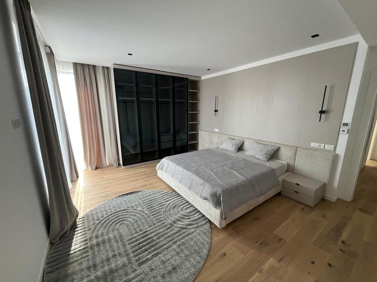 Duplex cu 5 camere cu Canalizare în Voluntari