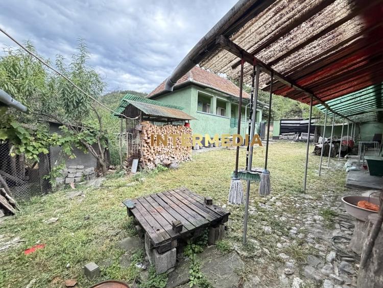 Casă individuală cu 3 camere cu Canalizare în Cricău
