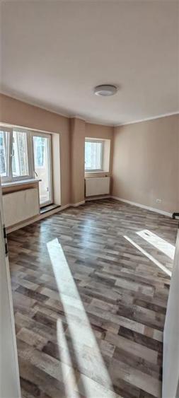 Apartament cu 3 camere decomandat în Berceni — fotografia 1