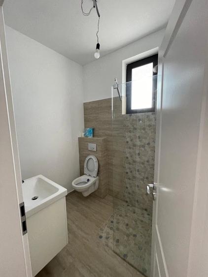 Casă cu 4 camere cu Teren 500 Mp în 1 Decembrie