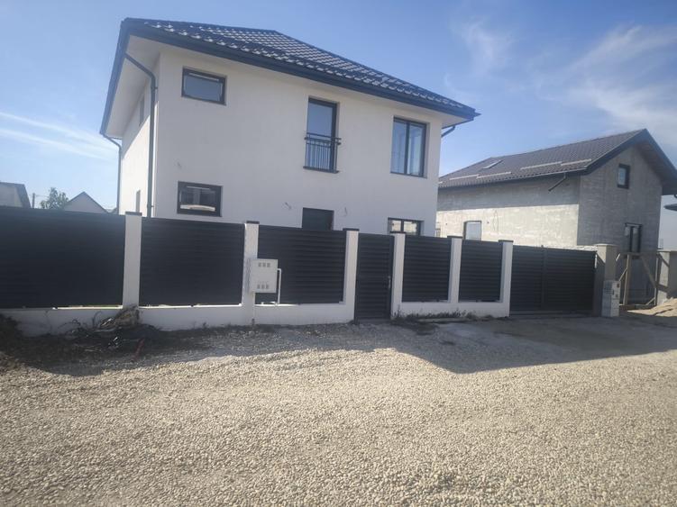 Casă individuală cu 4 camere cu Teren 270 Mp în Berceni