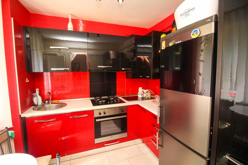 Apartament cu 3 camere decomandat în Teiș
