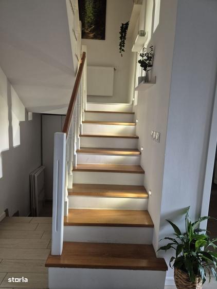 Casă cu 5 camere cu Teren 500 Mp în Sânandrei