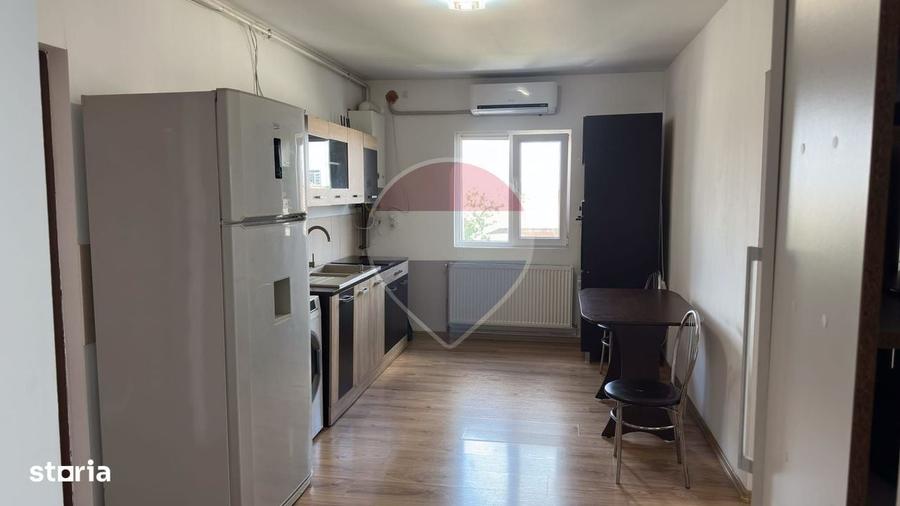 Apartament cu 3 camere decomandat în Soarelui