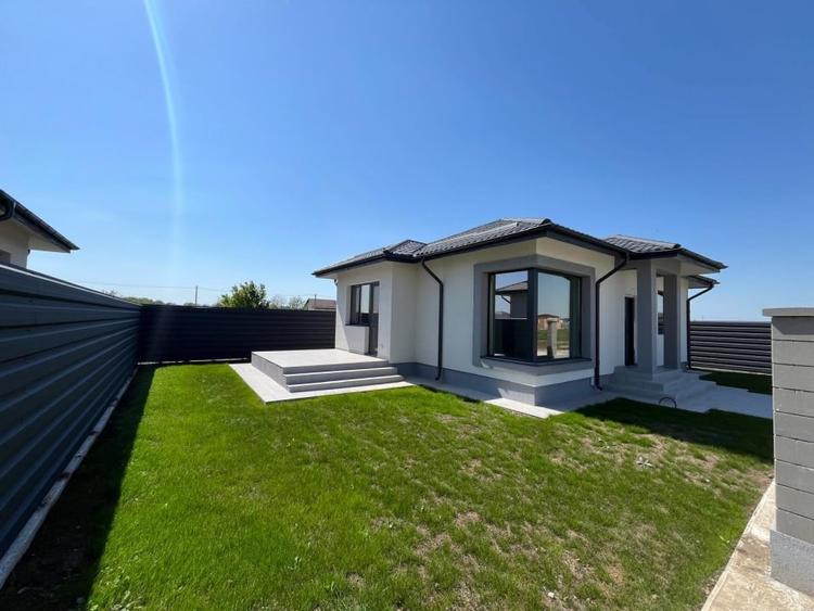 Casă individuală cu 4 camere cu Teren 360 Mp în Clinceni