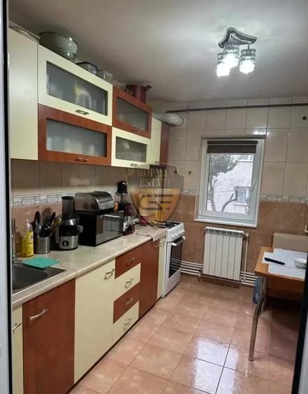 Apartament cu 3 camere decomandat în Anda