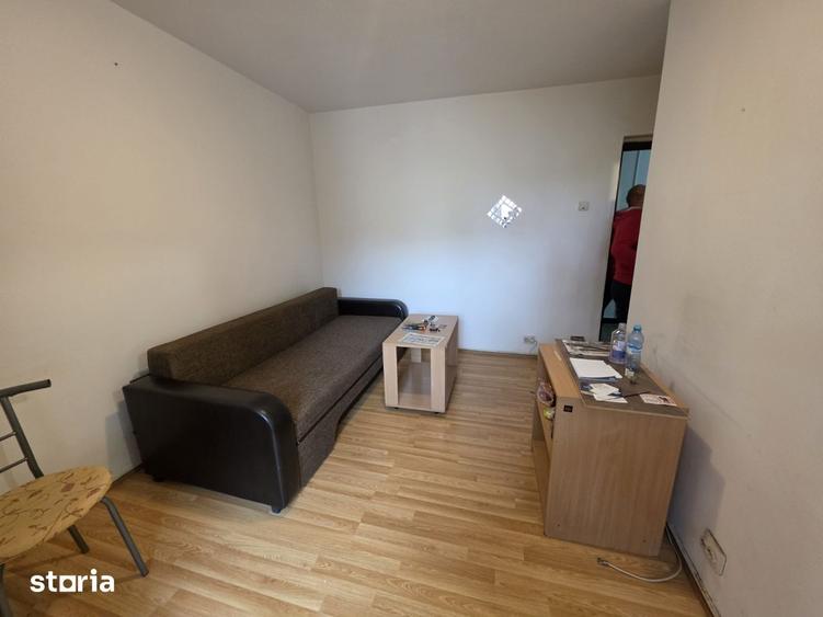 Garsonieră semidecomandată în Titan